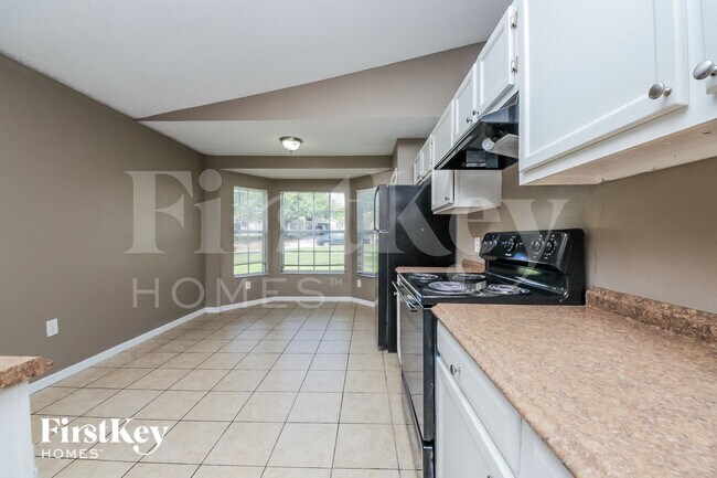 Foto del edificio - 7560 Groveoak Dr