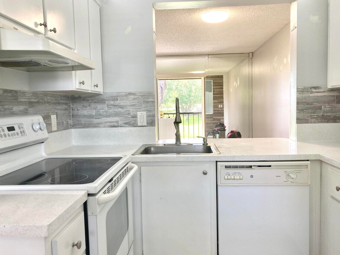 Foto principal - 23288 Lyons Rd