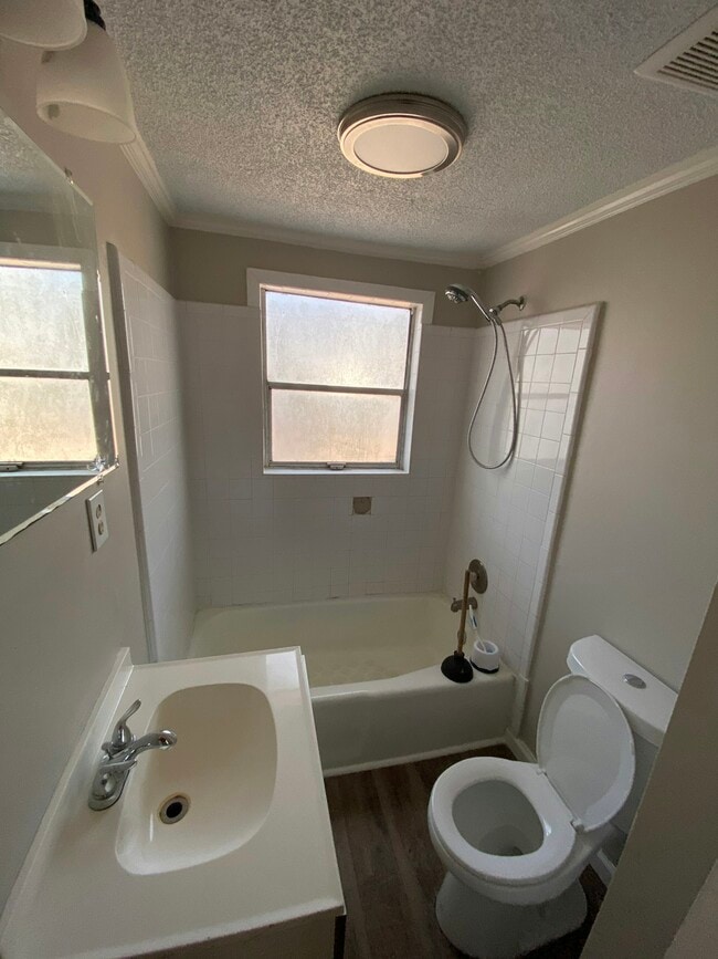 Building Photo - 66 Holly Hill Dr