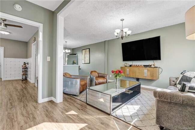 Foto del edificio - 269 W Post Rd