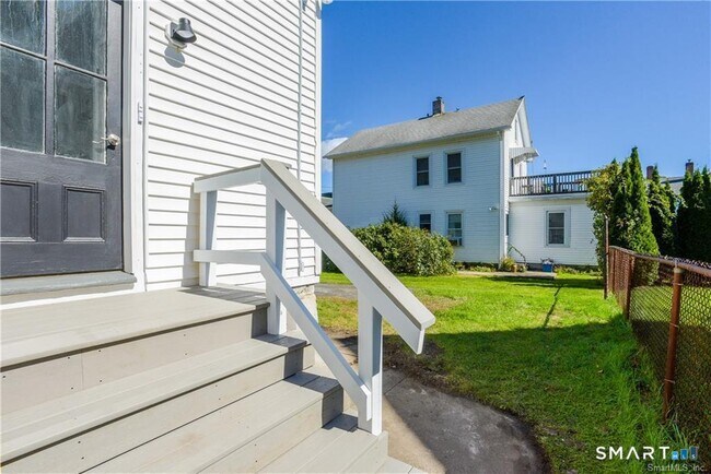 Building Photo - 21 Bayview Ave