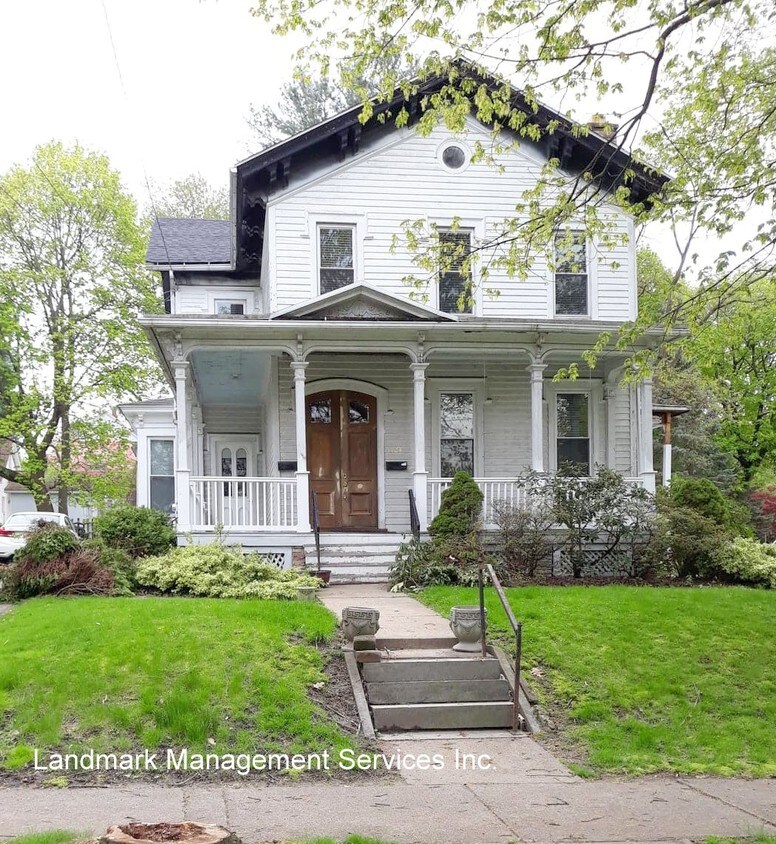 Foto principal - 1724 Monsey Ave