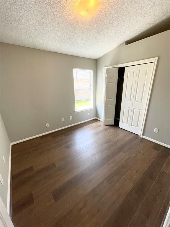 Foto del edificio - 15823 Ridgecroft Rd