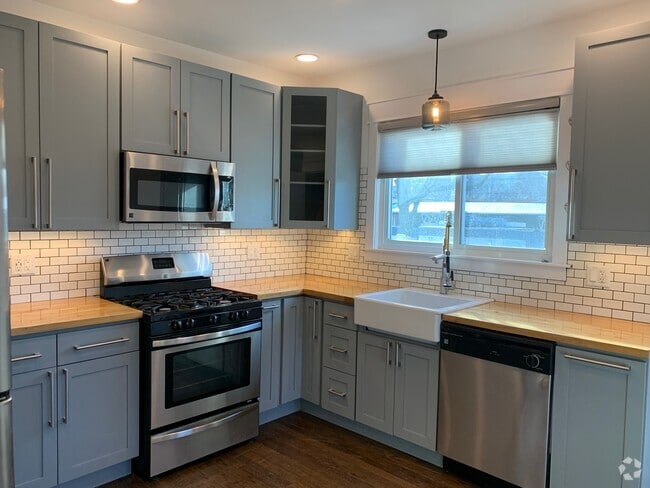 Building Photo - 4858 W Gunnison St