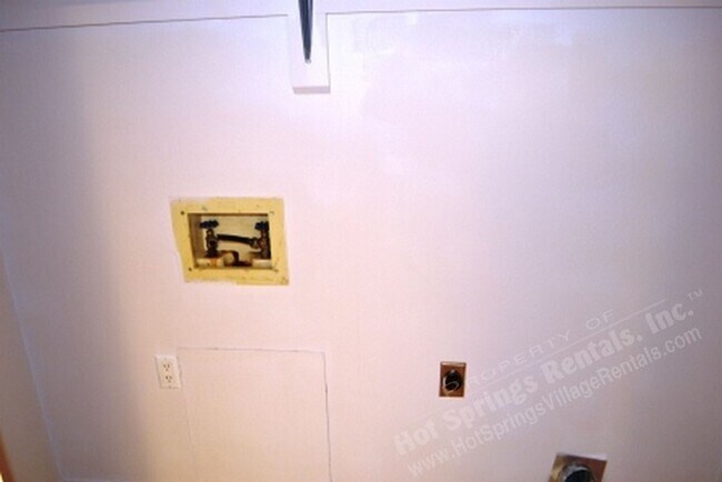 Foto del edificio - Cortez Courts | Townhome| Unfurnished