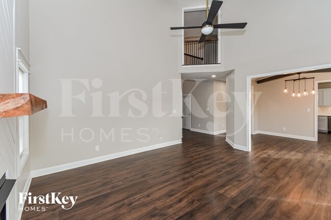 Building Photo - 372 Lowline Dr