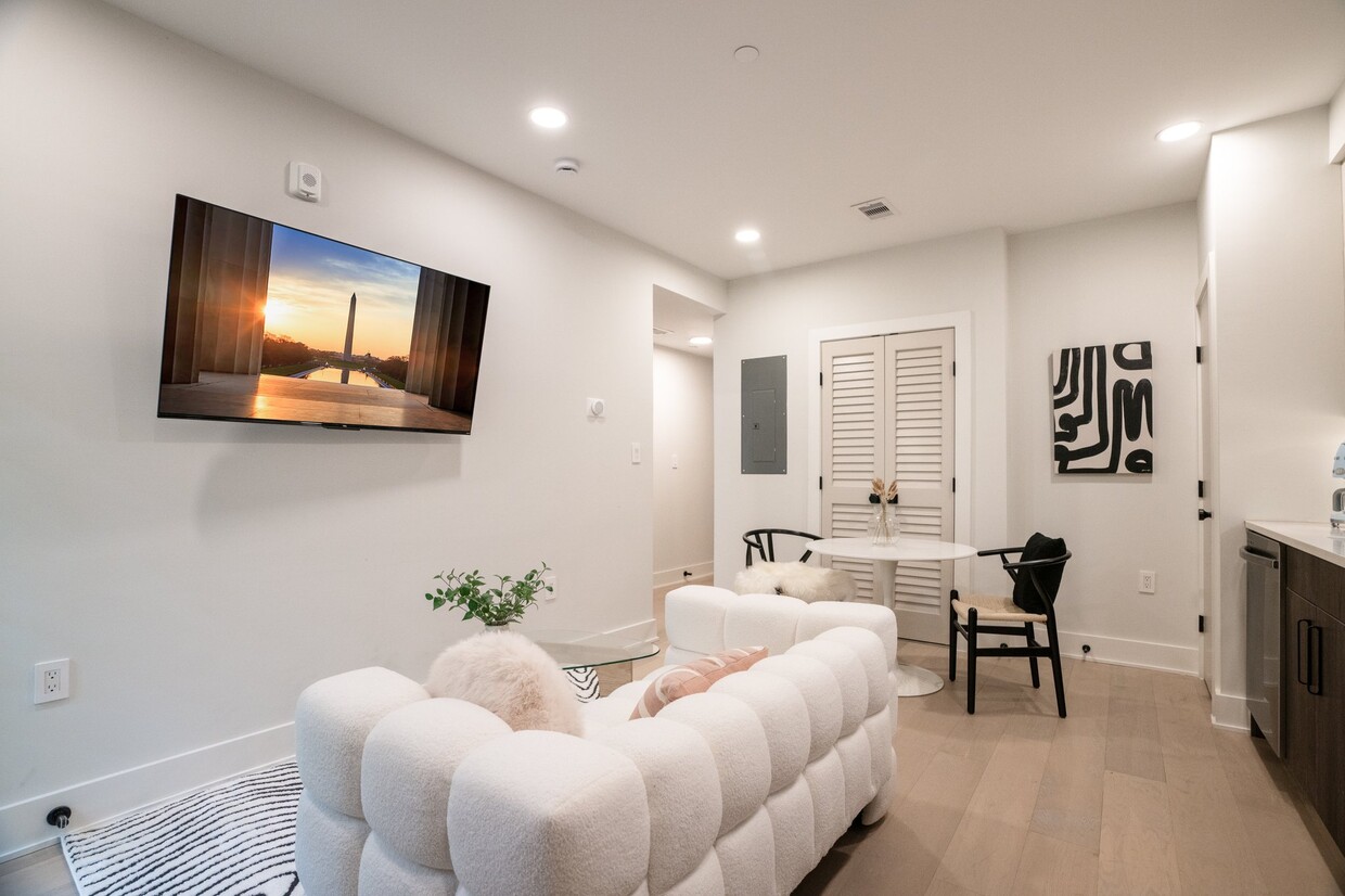 Photo - 3934 14th St NW (Washington, DC)