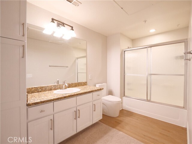 Foto del edificio - 22681 Oak Grove