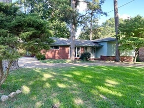 Building Photo - 105 Thistledown Trail