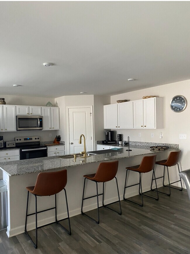 Foto del edificio - 300 Laurel Springs Dr