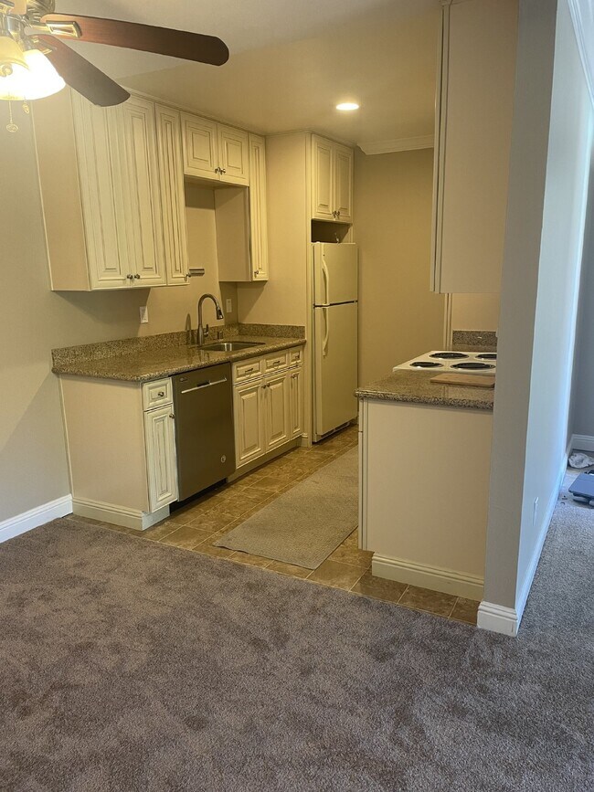 Foto del edificio - "Modern 1 Bed Condo in Prime Walnut Creek ...