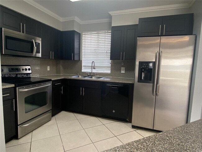 Foto del edificio - 6155 NW 186th St