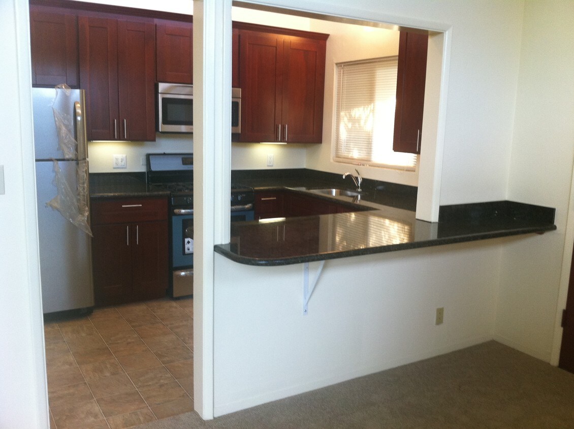 Kitchen - 1123 Woodside Rd