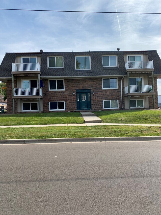 1217 Degroff St Unit 5, Grand Ledge, MI 48837 1217 Degroff St Grand