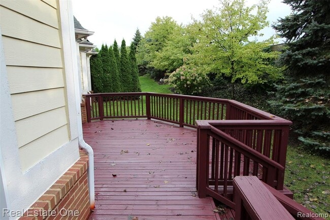Building Photo - 1090 Oakwood Dr