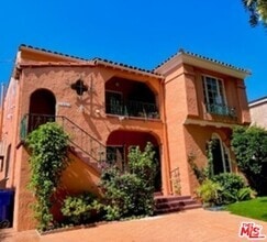 Building Photo - 1115 S La Peer Dr