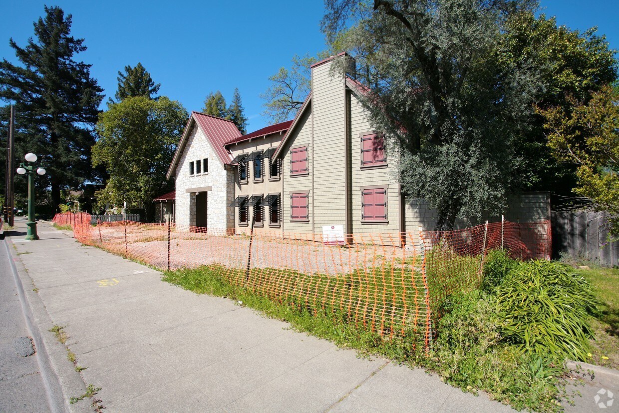 Primary Photo - 1520-1542 Main St