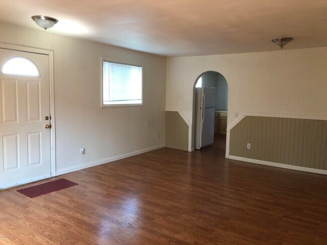 Building Photo - 4012 Reka Dr