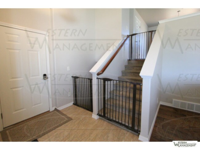 Building Photo - 846 Siesta Ave