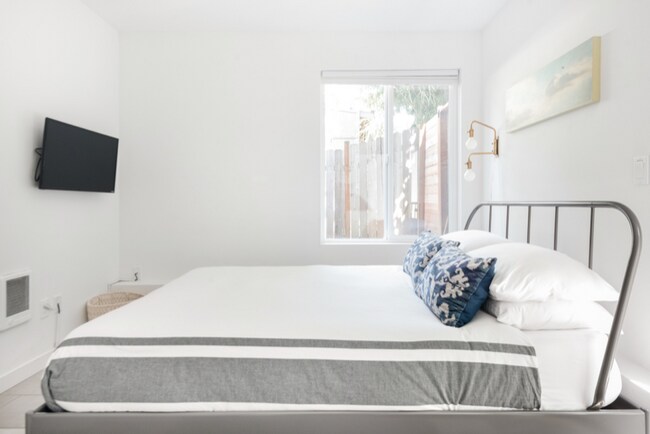 Foto del edificio - 6824 N Catlin Ave