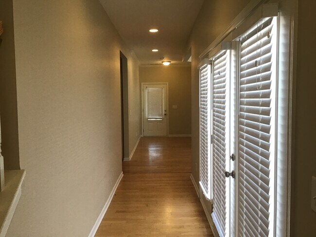 Foto del edificio - 1613 Deer Meadows Dr