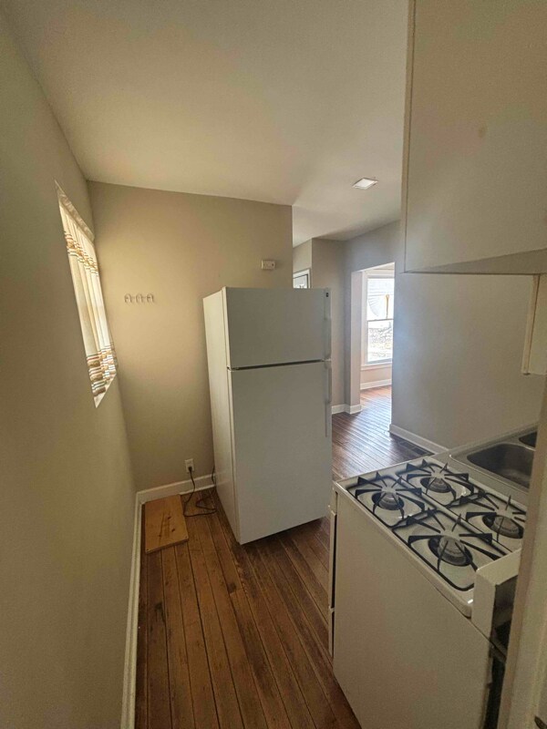 Primary Photo - 16 N Walworth Ave