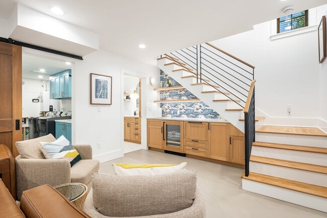 Building Photo - 2457 4th Ave W