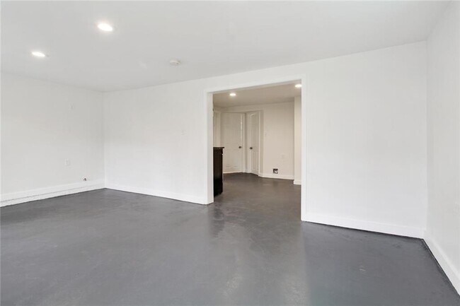 Building Photo - 2030 S Salcedo St