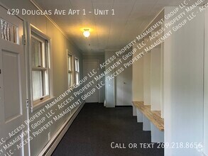 Building Photo - 429 Douglas Ave