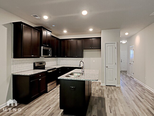 Foto del edificio - 4940 Lower Elm St