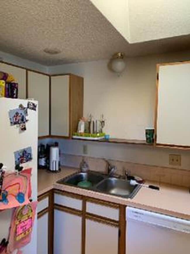 Building Photo - 319 Terri Dr