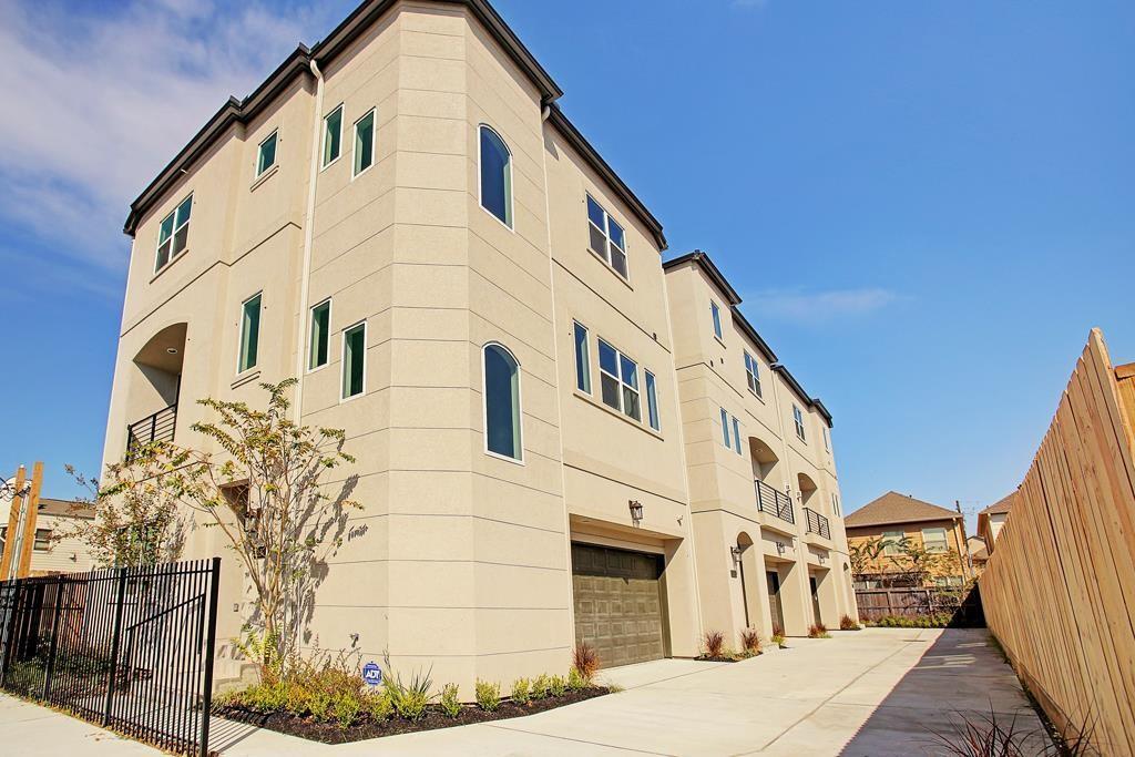 5512 Petty St, Houston, TX 77007 House for Rent in Houston, TX