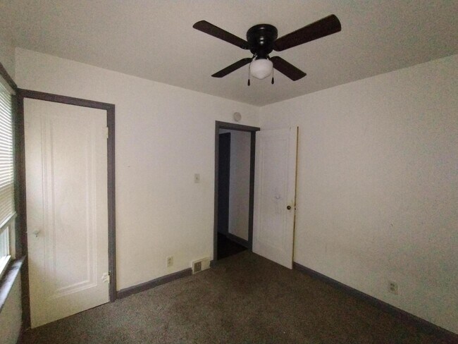 Foto del edificio - 216 Goodell St