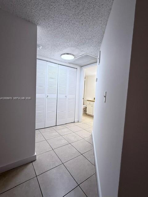 Foto del edificio - 8333 Lake Dr