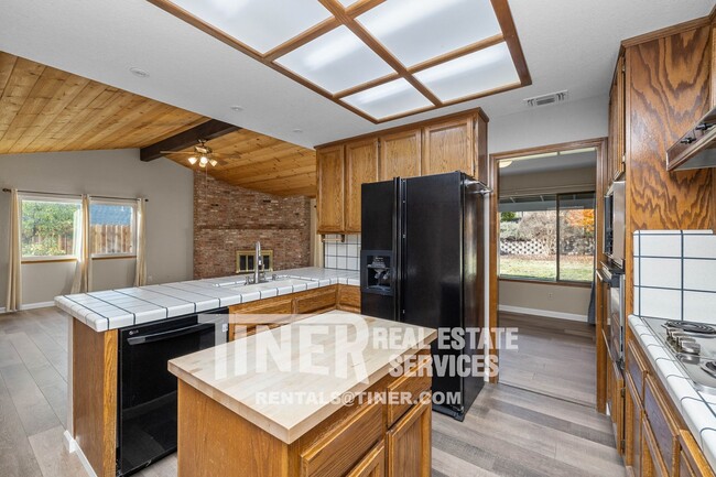 Building Photo - Beautiful 3 Bedroom Rocklin Home!