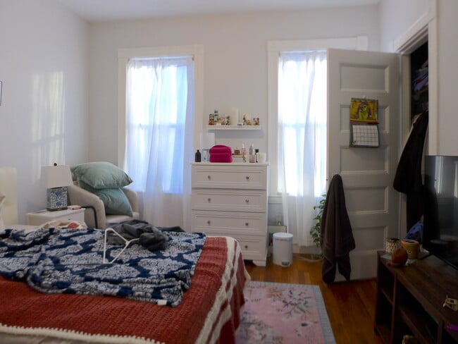 Building Photo - 6 Bucknam St