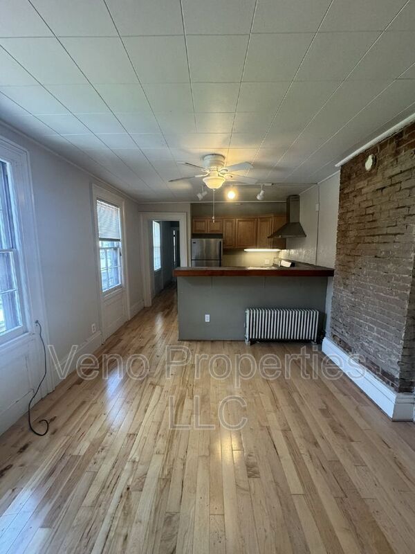 Foto del edificio - 18 2nd St