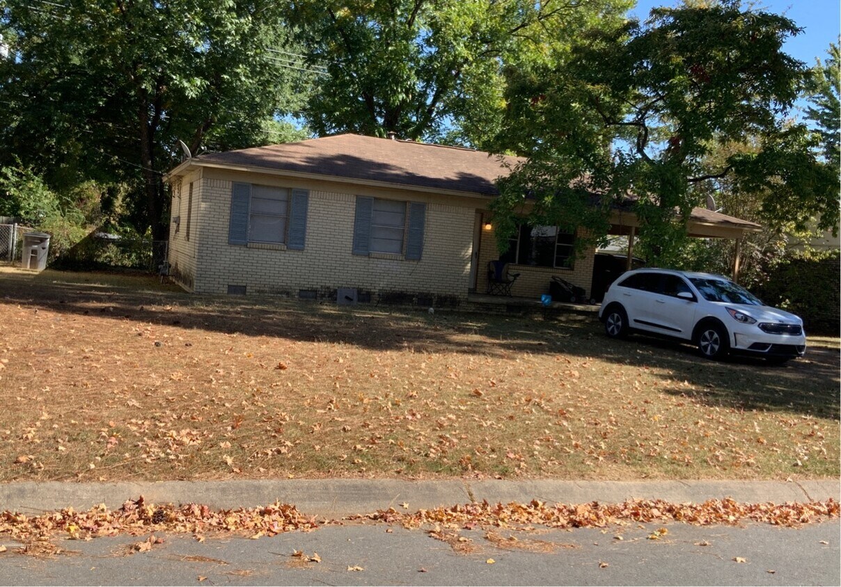 Primary Photo - 605 Brookhaven Ct
