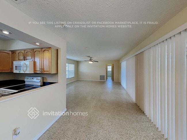 Building Photo - 3144 Bougainvillea St