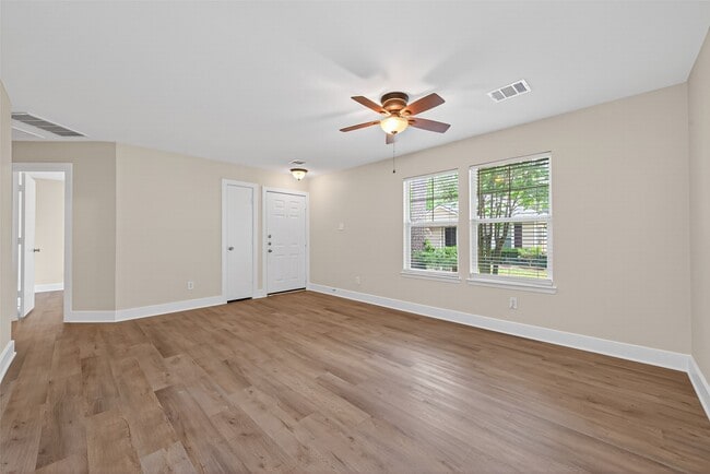 Building Photo - 21090 Alden's Oak