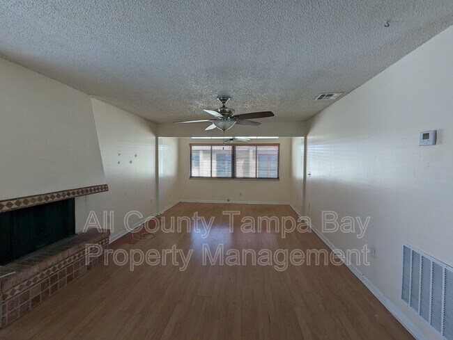 Foto del edificio - 1 Windrush Blvd