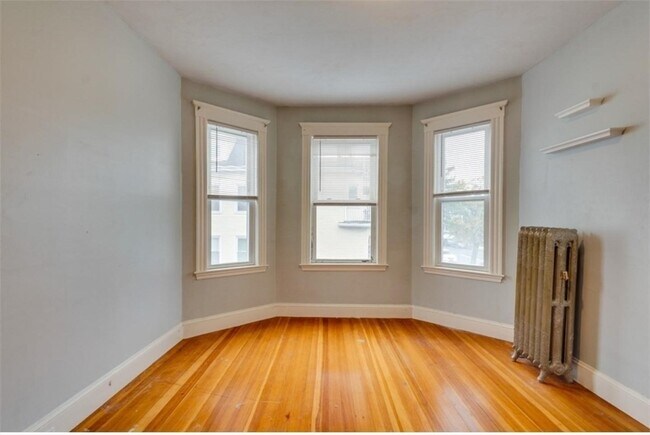 Building Photo - 37 Taft St