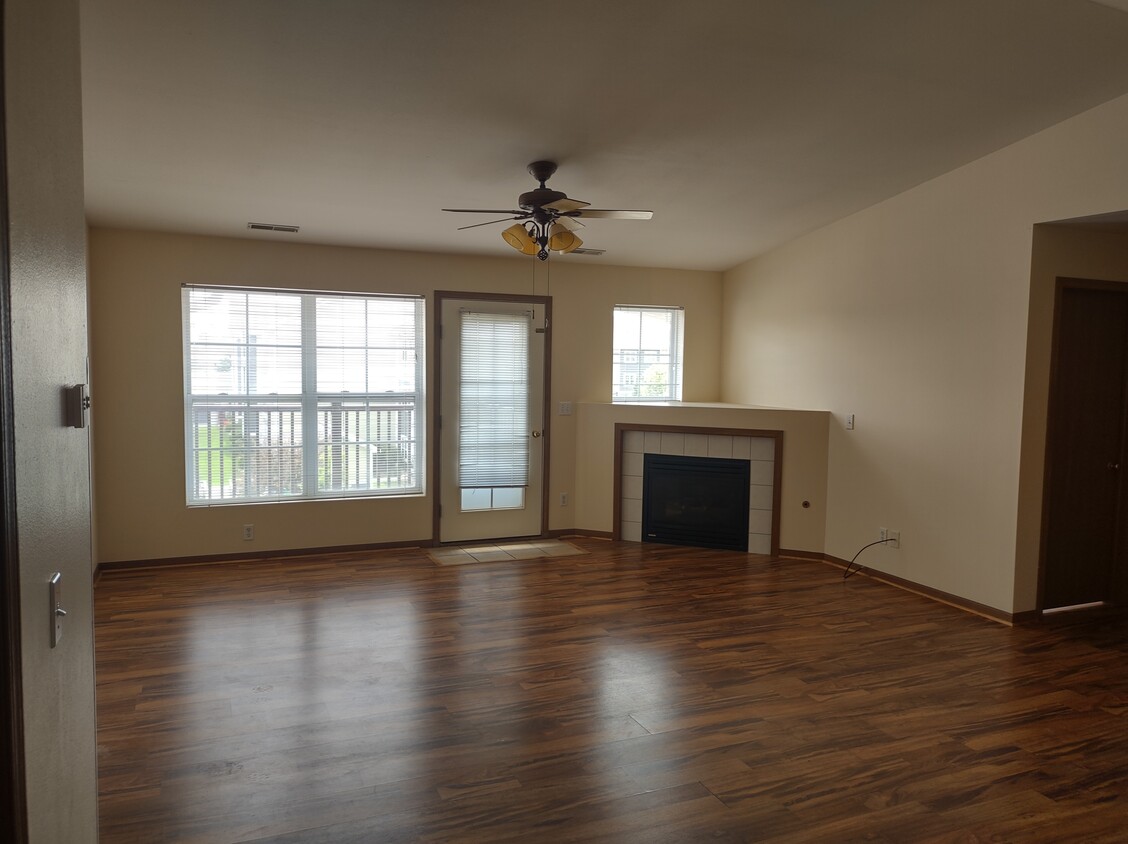 Primary Photo - 1230 Murray St NE