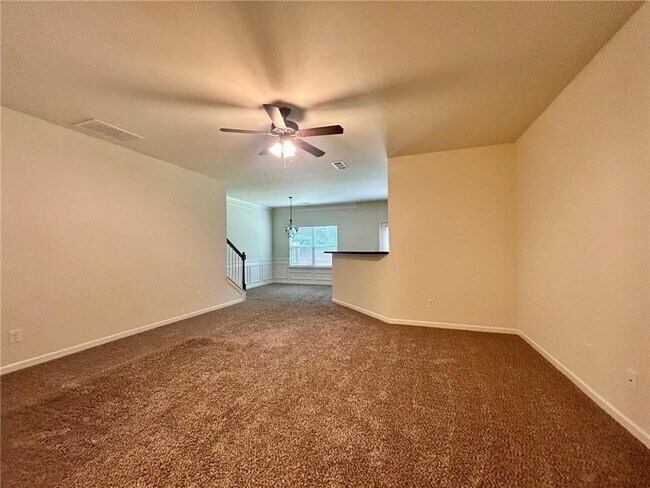 Foto del edificio - 664 Oakside Pl