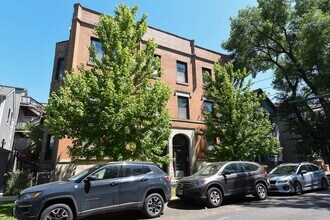 Building Photo - 1358 W Barry Ave