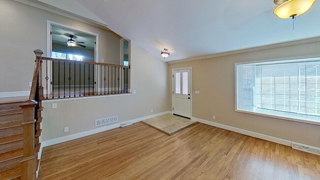 Foto del edificio - 1105 N Monaco St Pkwy