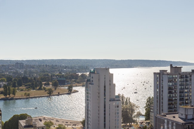 Building Photo - Hendry House