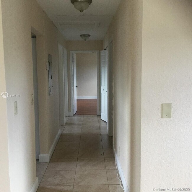 Building Photo - 4185 NW 114th Ave