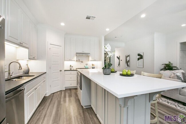 Foto del edificio - Beautiful 3 bedroom home- $500 off 1st month with 30 day move in!!