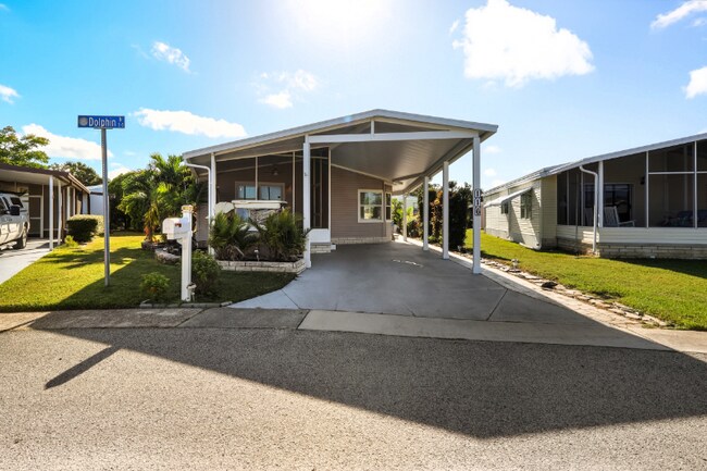 Building Photo - 116 Dolphin Dr S
